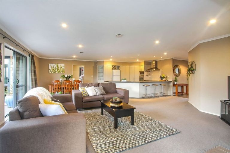 Photo of property in 35 Lough Bourne Drive, Pukekohe, 2120