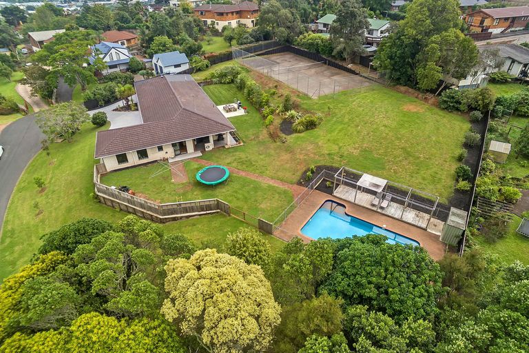 Photo of property in 15 Redmount Place, Red Hill, Papakura, 2110