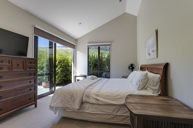 Photo of property in 15 Skye Lane, Jacks Point, Queenstown, 9371