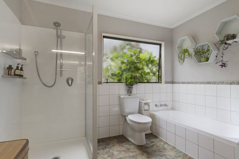 Photo of property in 2 Thornlea Drive, Welcome Bay, Tauranga, 3112