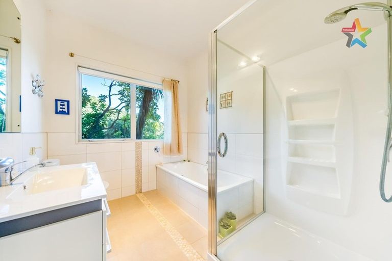 Photo of property in 29a Totara Street, Eastbourne, Lower Hutt, 5013