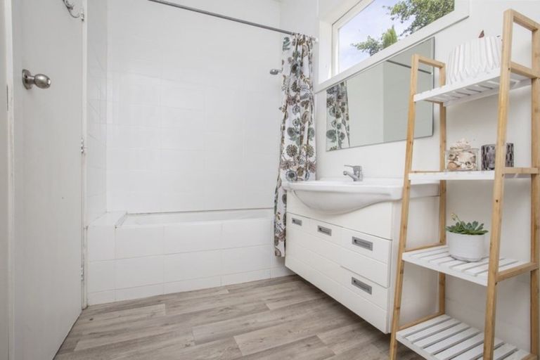 Photo of property in 144 Kent Street, Carterton, 5713