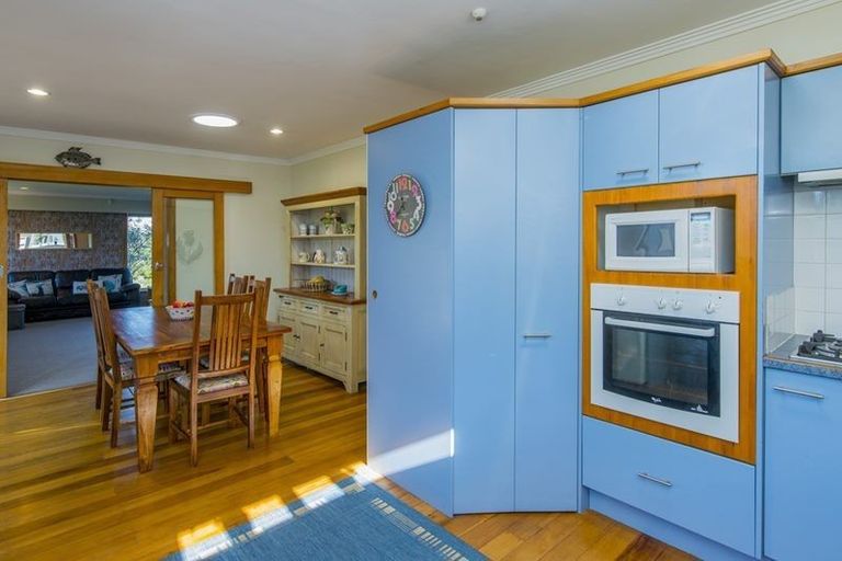 Photo of property in 137 Seaview Road, Paraparaumu Beach, Paraparaumu, 5032