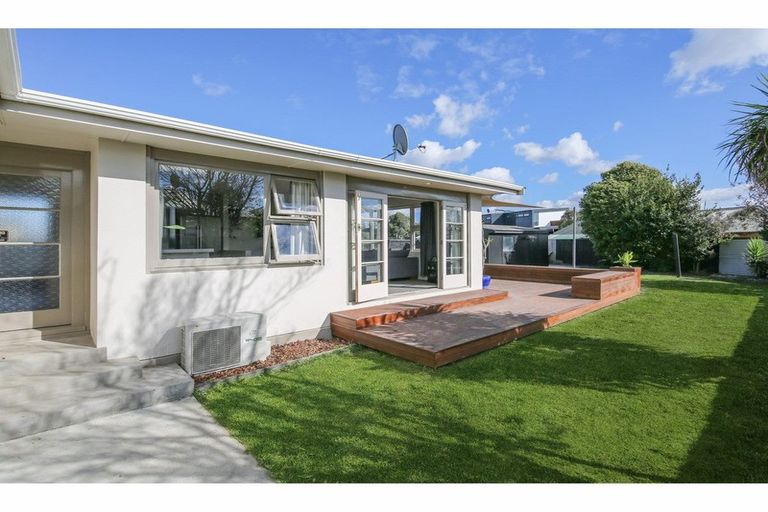 Photo of property in 100 Bridge Street, New Brighton, Christchurch, 8061
