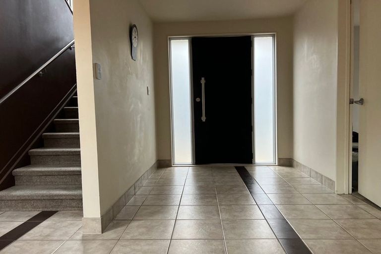 Photo of property in 37 Scarlet Oak Drive, Schnapper Rock, Auckland, 0632