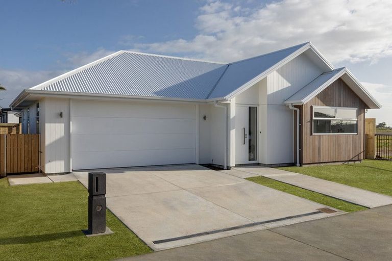Photo of property in 3 Entelea Close, Papamoa Beach, Papamoa, 3118