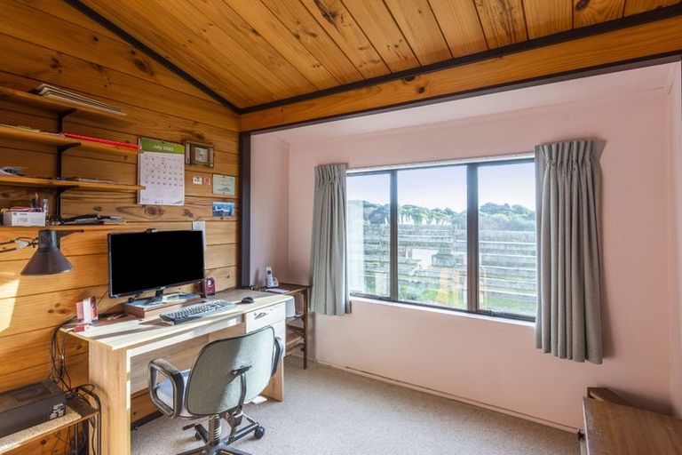 Photo of property in 63 Paetawa Road, Peka Peka, Waikanae, 5391