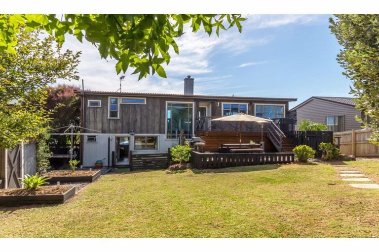 Photo of property in 10 Rishworth Avenue, Stanmore Bay, Whangaparaoa, 0932