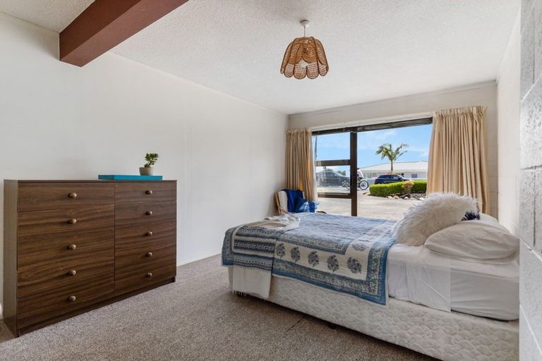 Photo of property in 109 Sandspit Road, Shelly Park, Auckland, 2014