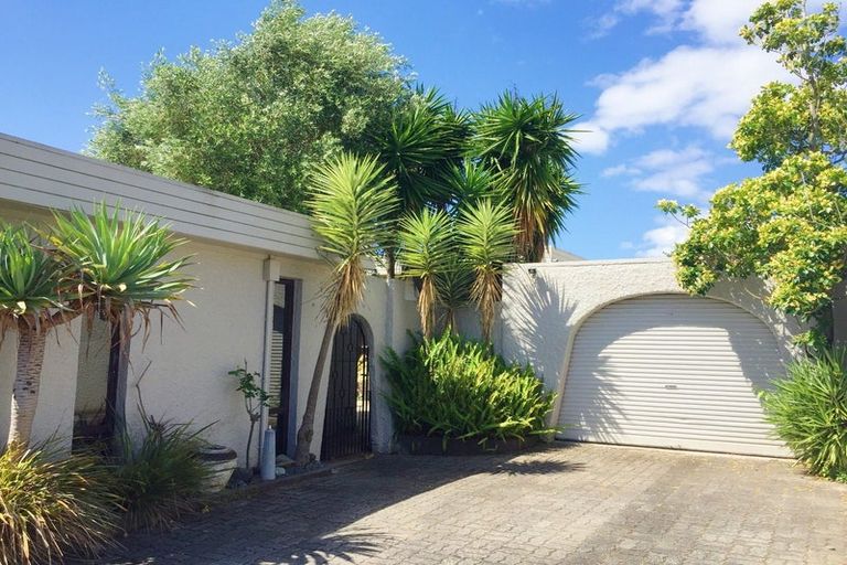 Photo of property in 52 Corinna Street, Welcome Bay, Tauranga, 3112