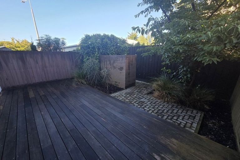 Photo of property in 3/9 Edgeware Road, St Albans, Christchurch, 8014