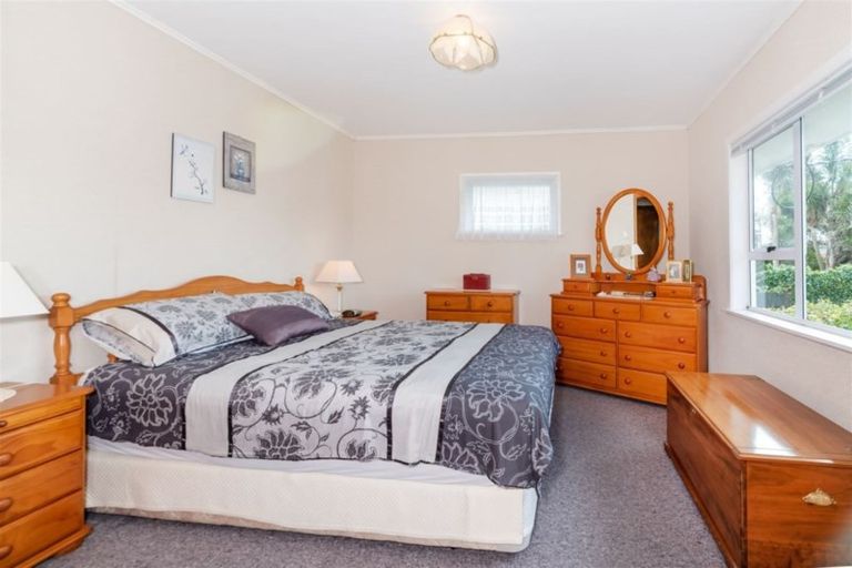 Photo of property in 676 Te Atatu Road, Te Atatu Peninsula, Auckland, 0610