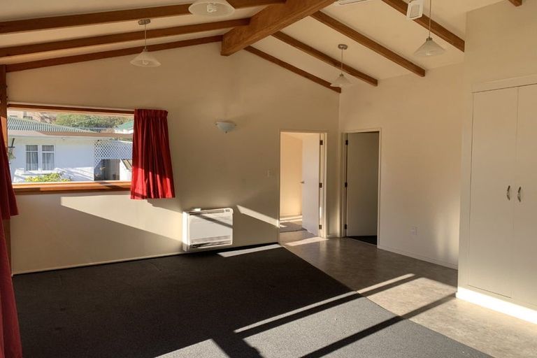 Photo of property in 10 Cornwall Street, Picton, 7220