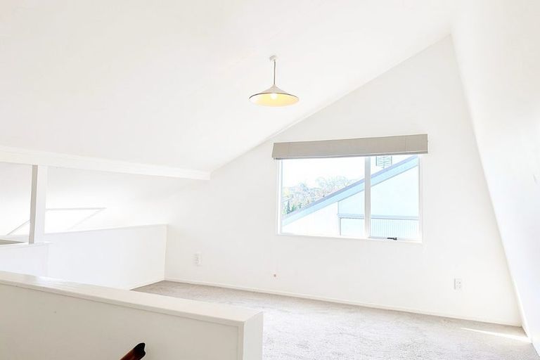 Photo of property in 2a Sirius Place, Botany Downs, Auckland, 2010