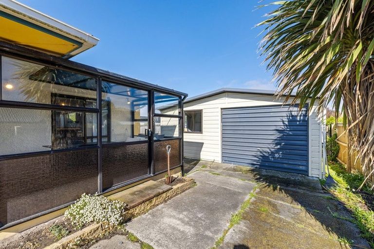 Photo of property in 333 Marine Parade, New Brighton, Christchurch, 8061