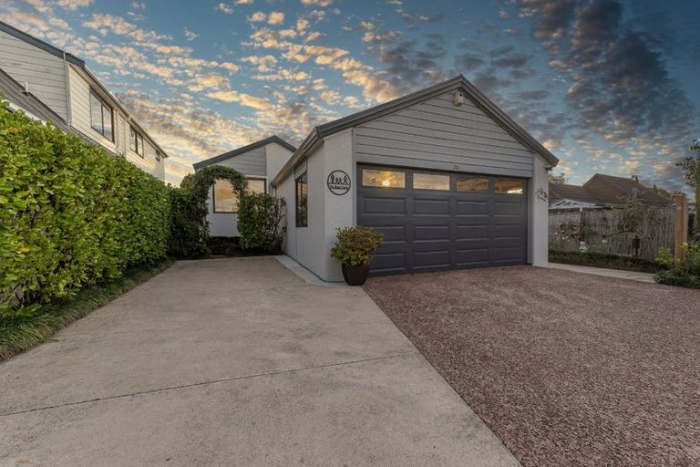 Photo of property in 1/32 Glucina Avenue, West Harbour, Auckland, 0618