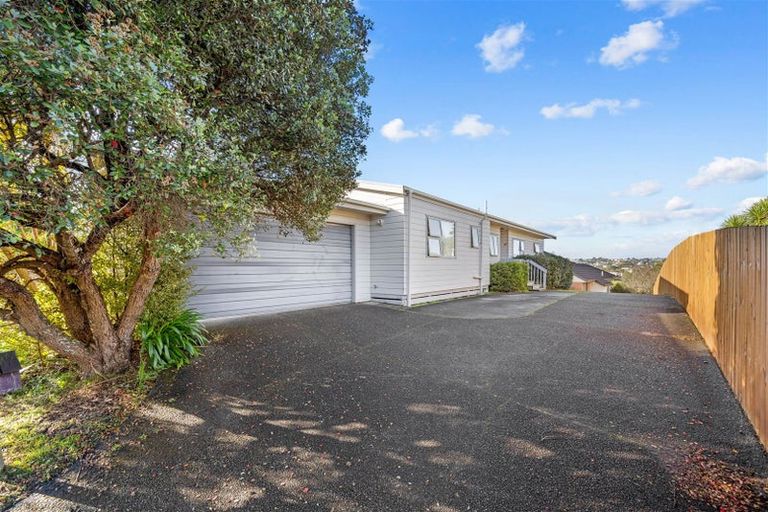 Photo of property in 1/37 Woodlands Crescent, Browns Bay, Auckland, 0630