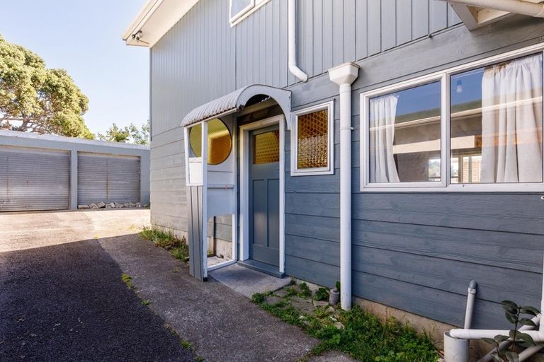 Photo of property in 27 Leslie Street, Waitara, 4320