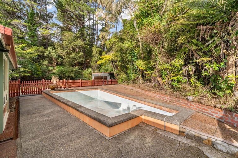 Photo of property in 99 Pinehaven Road, Pinehaven, Upper Hutt, 5019