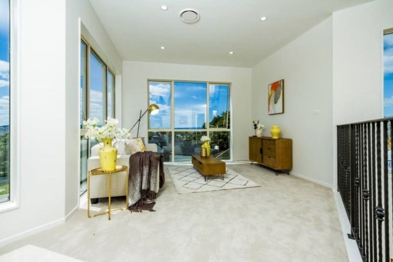 Photo of property in 14 Spyglass Street, Red Beach, 0932