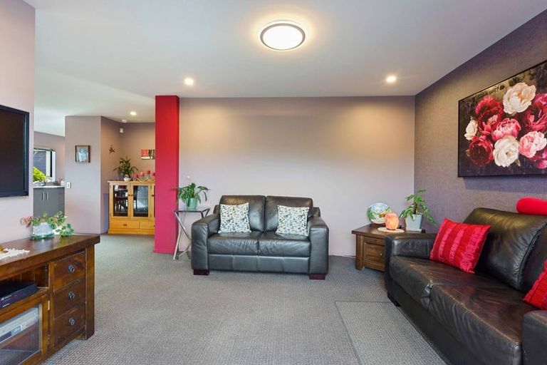 Photo of property in 148 Field Way, Waikanae Beach, Waikanae, 5036