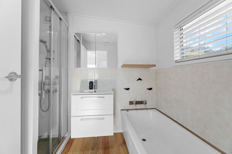 Photo of property in 679 Huia Road, Parau, Auckland, 0604