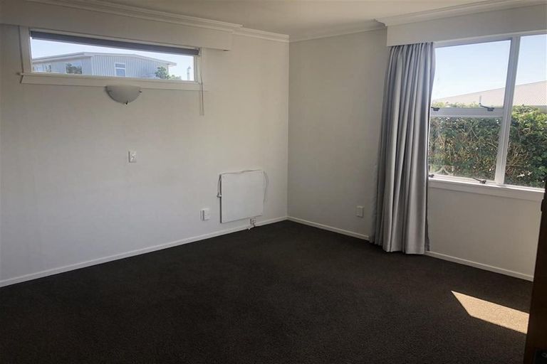 Photo of property in 42 Awanui Street, Merrilands, New Plymouth, 4312