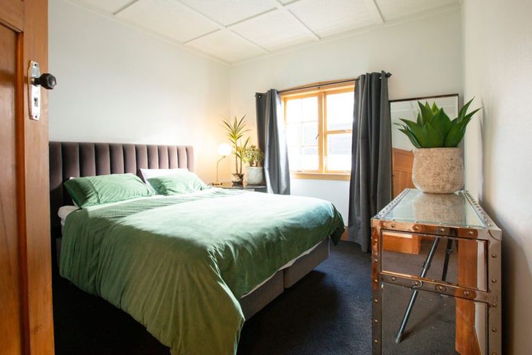 Photo of property in 180 Cambridge Road, Hillcrest, Hamilton, 3216