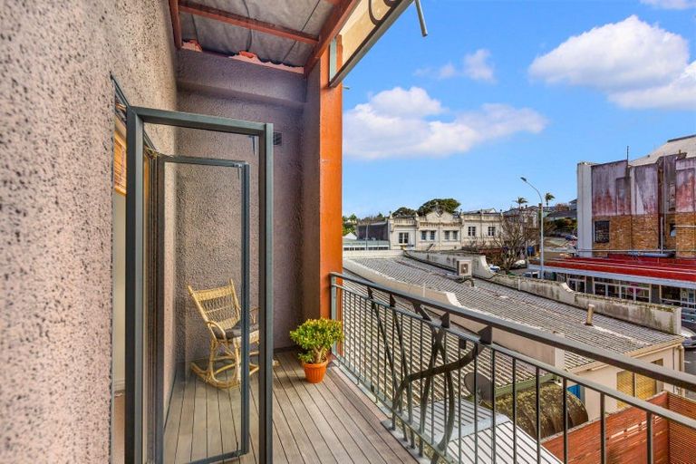 Photo of property in 3/36 Victoria Road, Devonport, Auckland, 0624