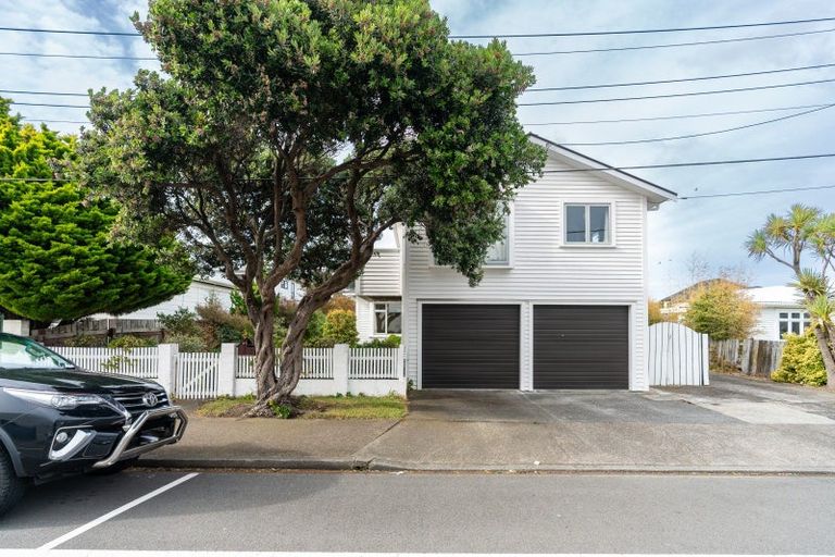 Photo of property in 30 Stone Street, Miramar, Wellington, 6022