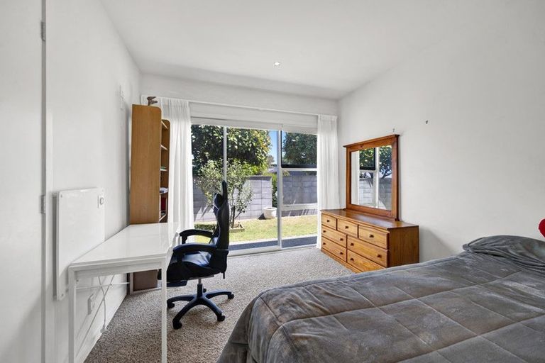 Photo of property in 16 Links Drive, Waiwhakaiho, New Plymouth, 4312