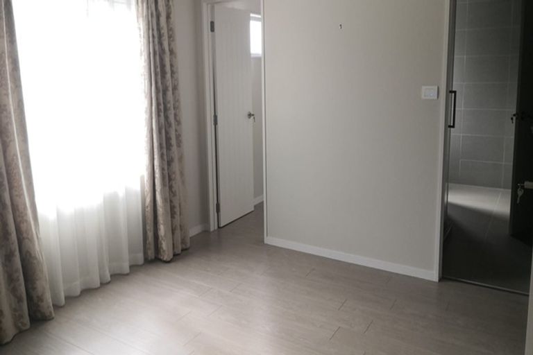 Photo of property in 17a Richard Avenue, Bucklands Beach, Auckland, 2014