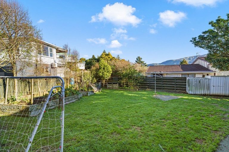 Photo of property in 1 Ash Grove, Ranui, Porirua, 5024