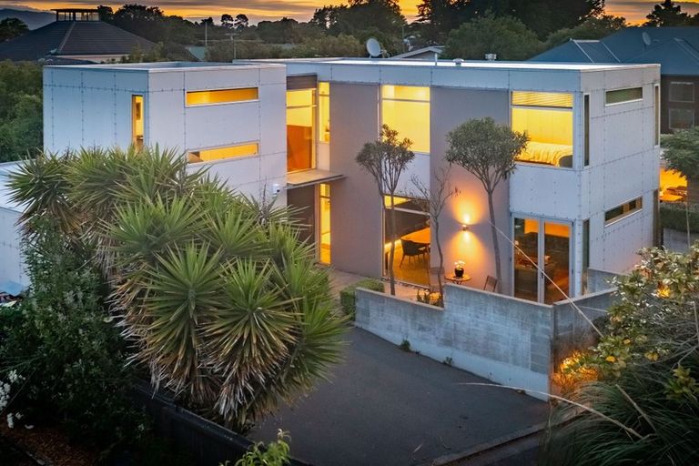 Photo of property in 20a Gordon Avenue, St Albans, Christchurch, 8014