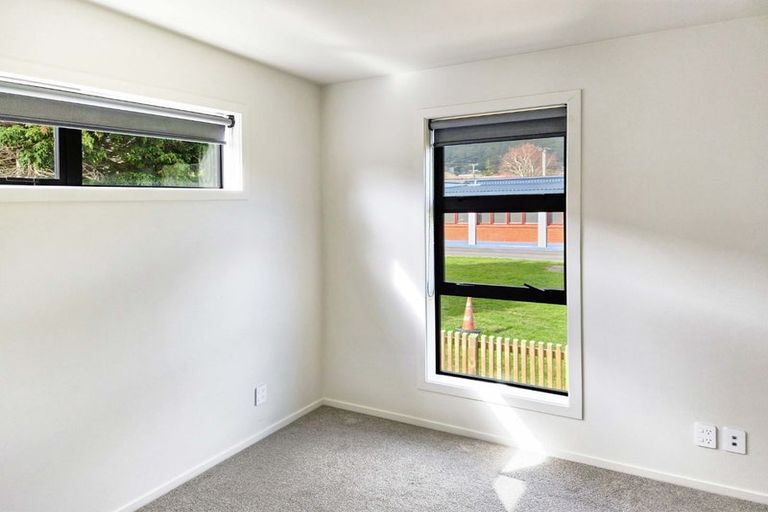 Photo of property in 12/370 Stokes Valley Road, Stokes Valley, Lower Hutt, 5019