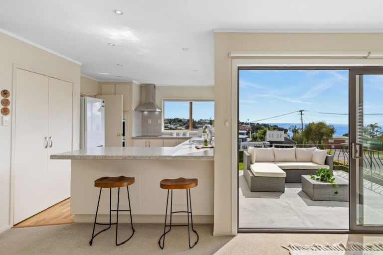 Photo of property in 18 Folkestone Street, Murrays Bay, Auckland, 0630