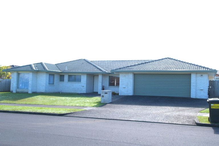 Photo of property in 51 Matterhorn Crescent, Northpark, Auckland, 2013