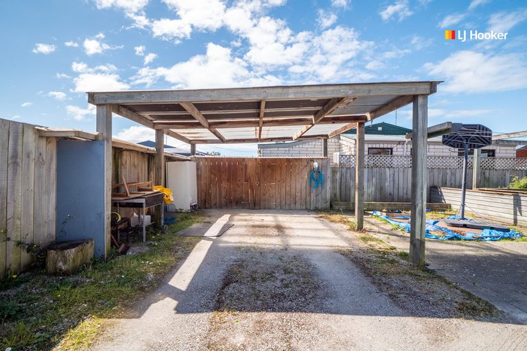 Photo of property in 16 Law Street, Caversham, Dunedin, 9012