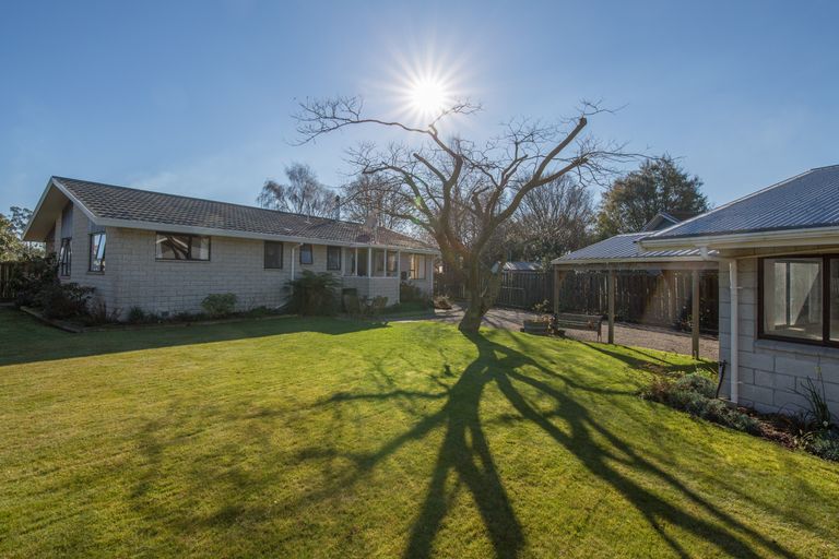 Photo of property in 16 Taiaroa Place, Southbridge, 7602