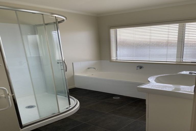 Photo of property in 11 Iris Place, Grandview Heights, Hamilton, 3200