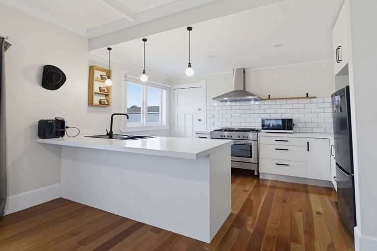 Photo of property in 1213 Caroline Road, Mayfair, Hastings, 4122