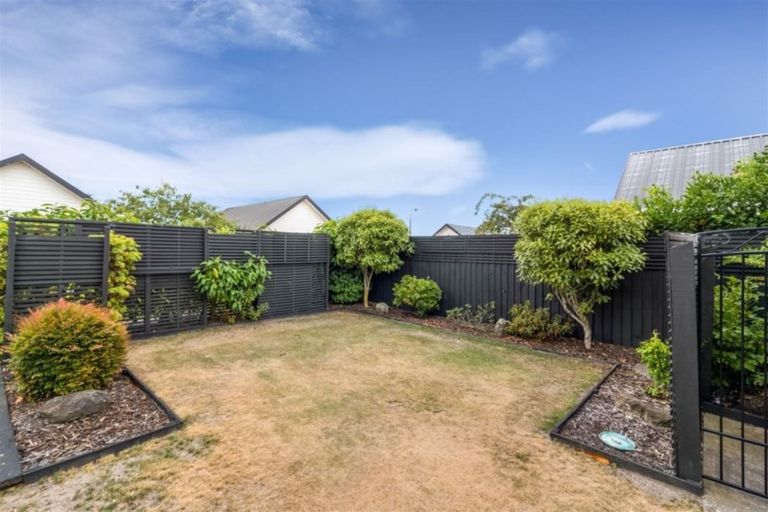 Photo of property in 3 Farm Lane, Parklands, Christchurch, 8083