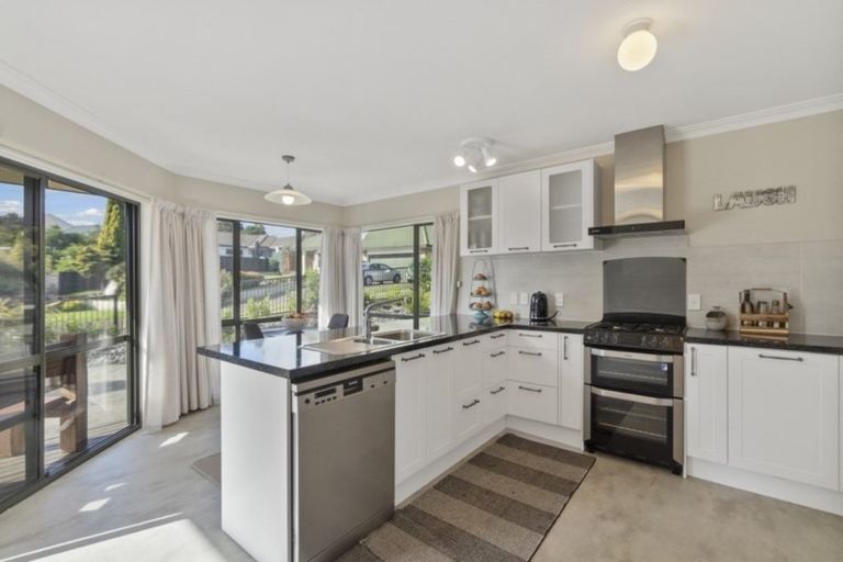 Photo of property in 16 Prospect Place, Western Heights, Hamilton, 3200