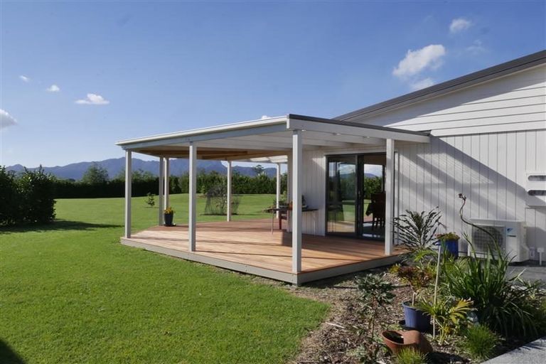 Photo of property in 67 Pyle Road West, One Tree Point, 0118