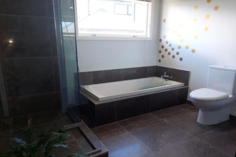 Photo of property in 16 Hadlow Place, Burnside, Christchurch, 8041