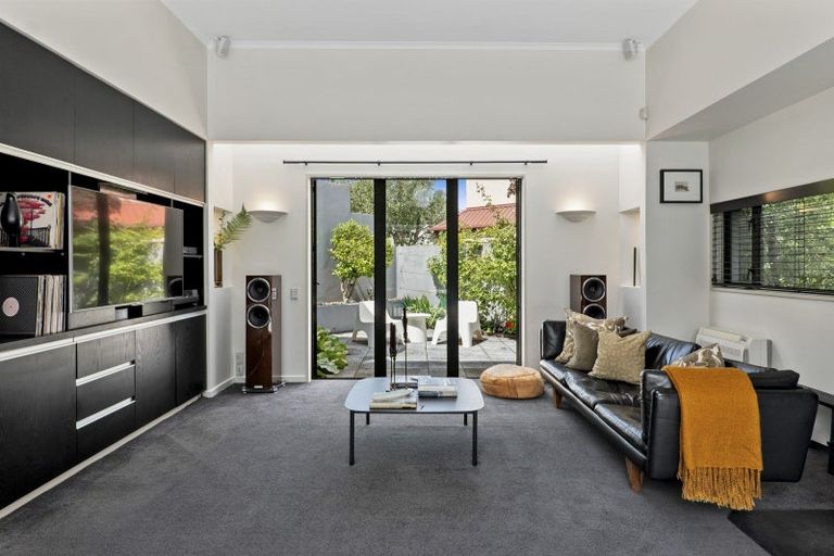 Photo of property in 8 Harrods Court, Ilam, Christchurch, 8053