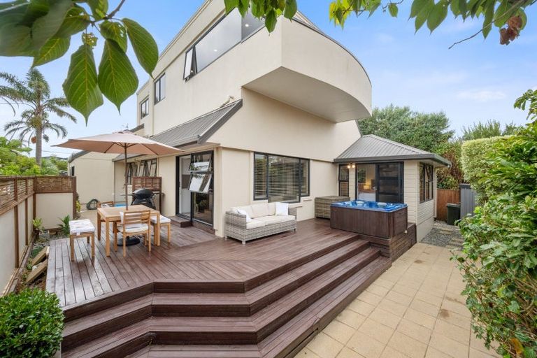 Photo of property in 2/47 Clovelly Road, Bucklands Beach, Auckland, 2012