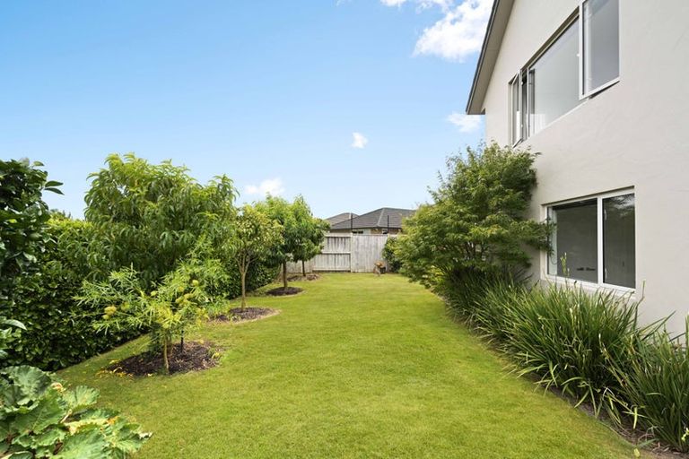 Photo of property in 194 Saint James Drive, Huntington, Hamilton, 3210