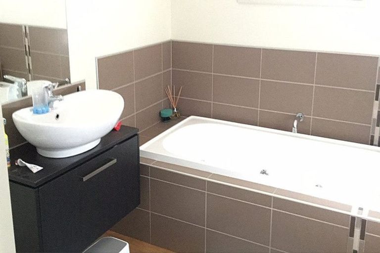 Photo of property in 64 Wairakei Road, Bryndwr, Christchurch, 8052