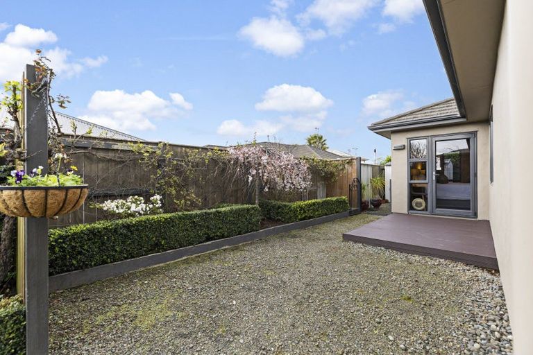 Photo of property in 14 Trump Place, Kelvin Grove, Palmerston North, 4414